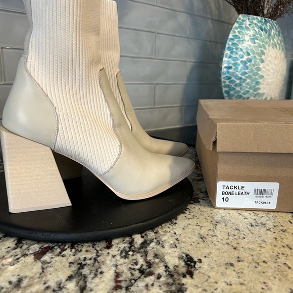 Gorgeous funky heel sock booties, bone in colour. Worn twice. - Picture 3 of 5